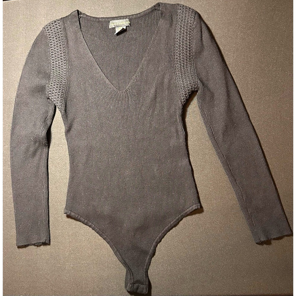 House of Harlow 1960 Black Long Sleeve V-Neck Ribbed Knit Bodysuit Womens Medium - Picture 2 of 16